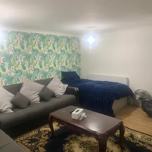 Mon Repos Heathrow Guest house Cranford