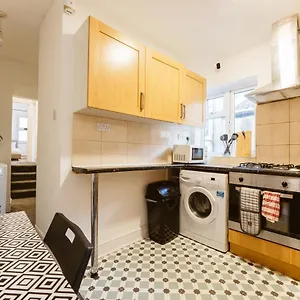 Mile End Double 86a Guest house London